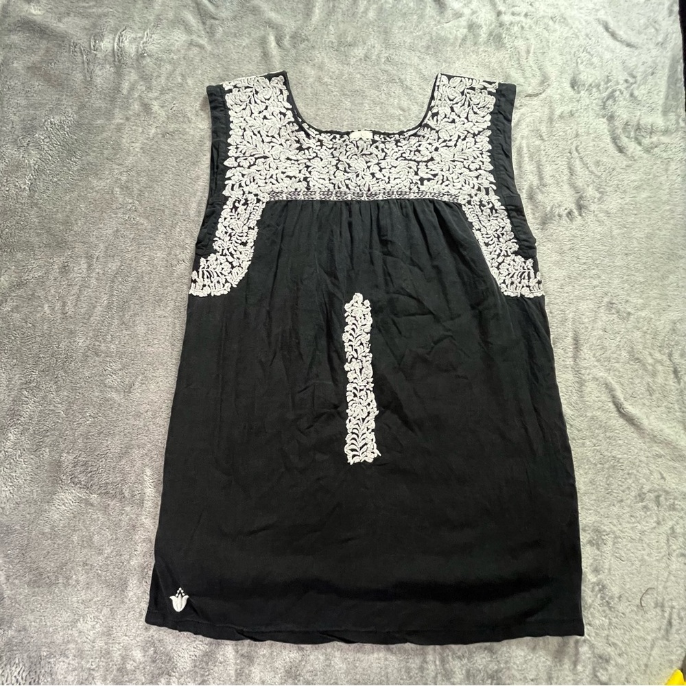 j. marie Black Large Dress with White Floral Embroidered with Pockets - Picture 2 of 7